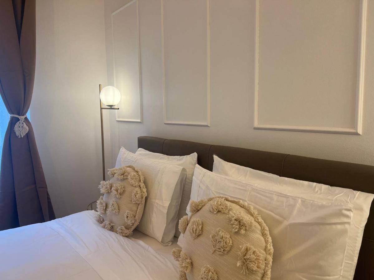 Regina Milano In Bocconi Apartment Luaran gambar