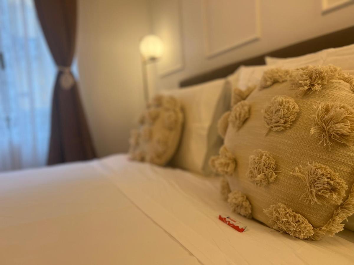Regina Milano In Bocconi Apartment Luaran gambar