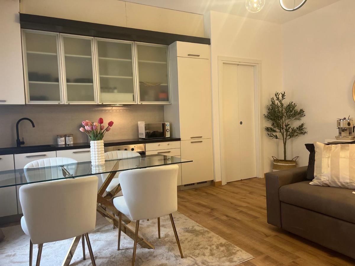 Regina Milano In Bocconi Apartment Luaran gambar