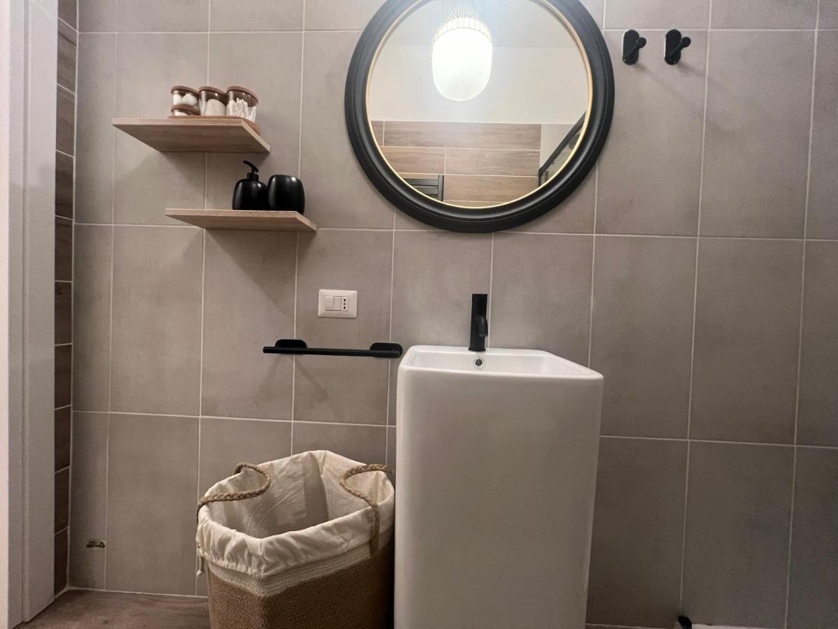 Regina Milano In Bocconi Apartment Luaran gambar