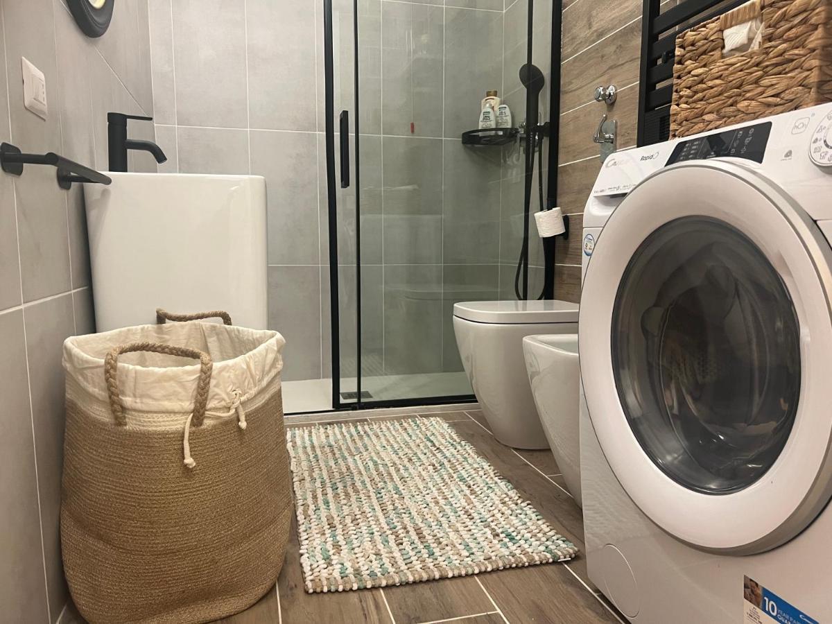 Regina Milano In Bocconi Apartment Luaran gambar