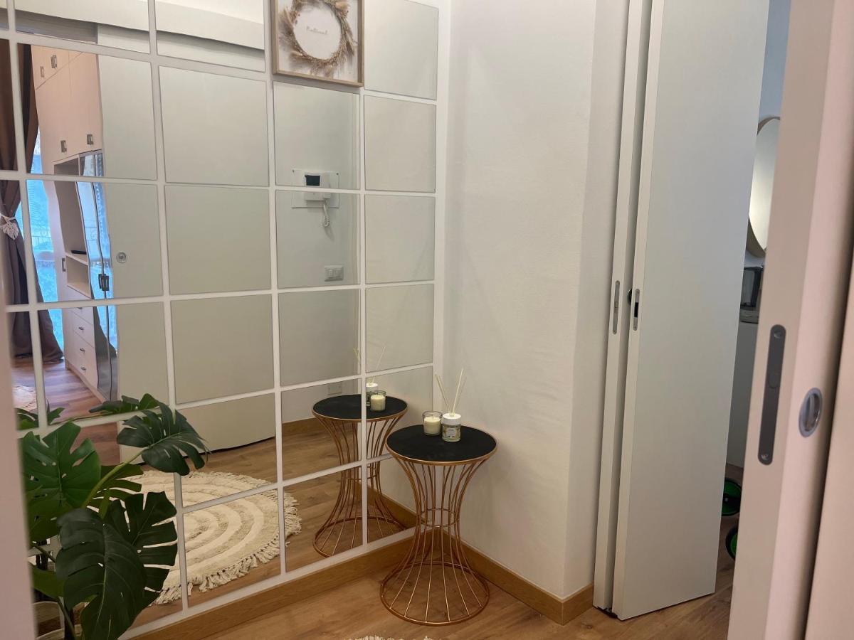Regina Milano In Bocconi Apartment Luaran gambar