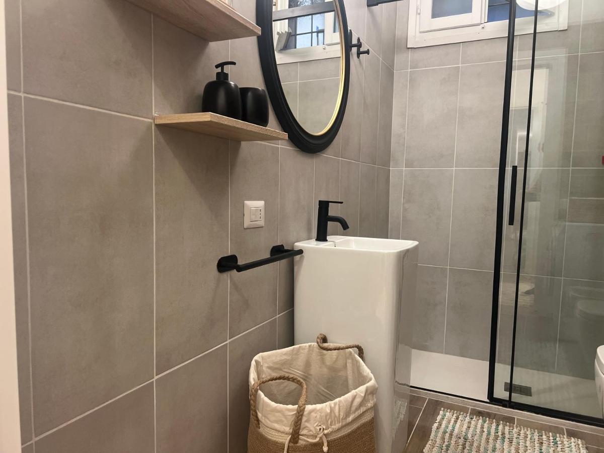 Regina Milano In Bocconi Apartment Luaran gambar